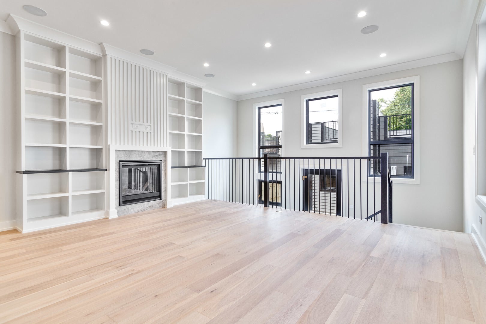 Chicago, Illinois, 60618, United States, 4 Bedrooms Bedrooms, ,5 BathroomsBathrooms,Residential,Active,1929682