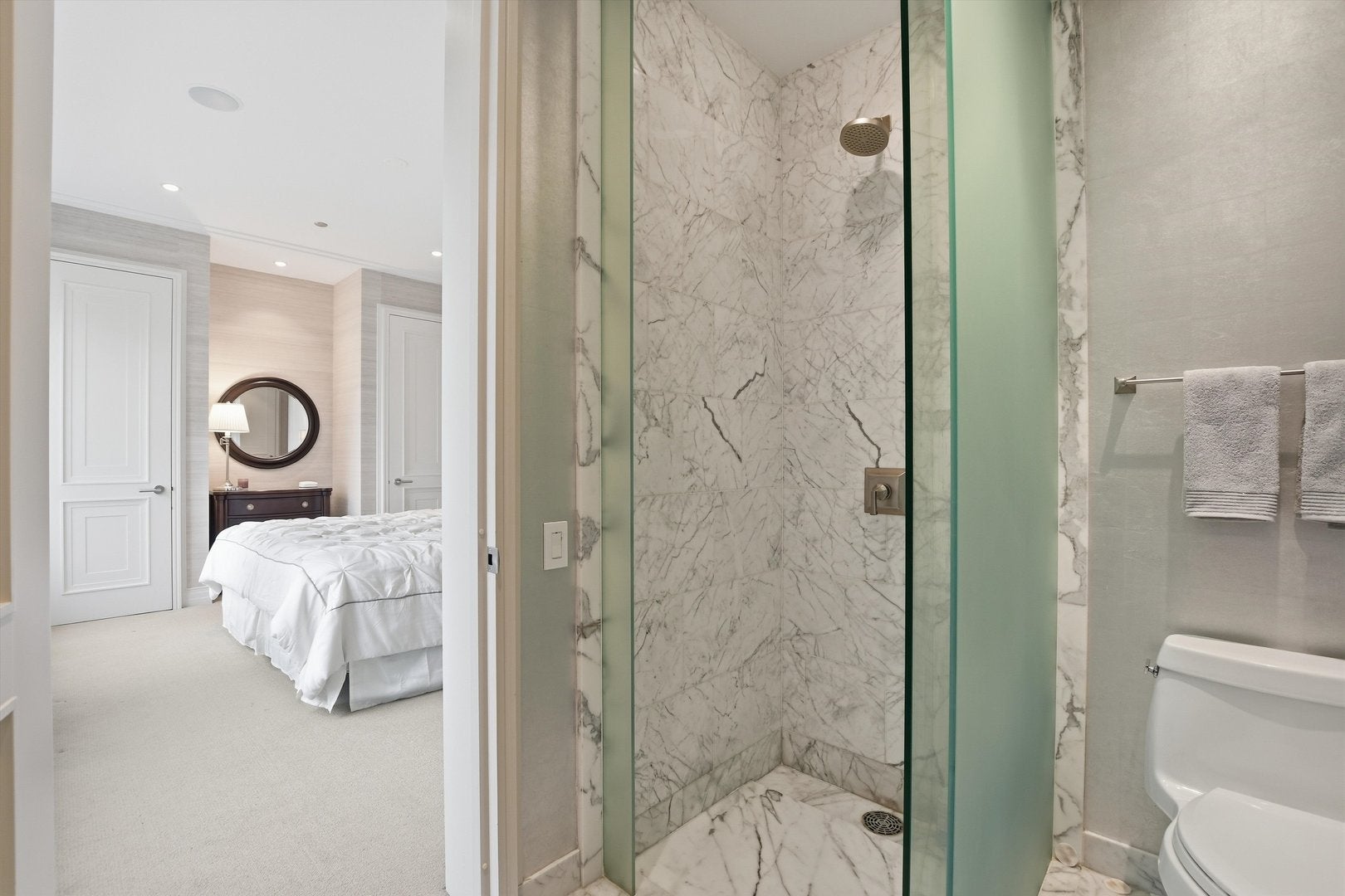 Chicago, Illinois, 60611, United States, 3 Bedrooms Bedrooms, ,4 BathroomsBathrooms,Residential,Active,2009382