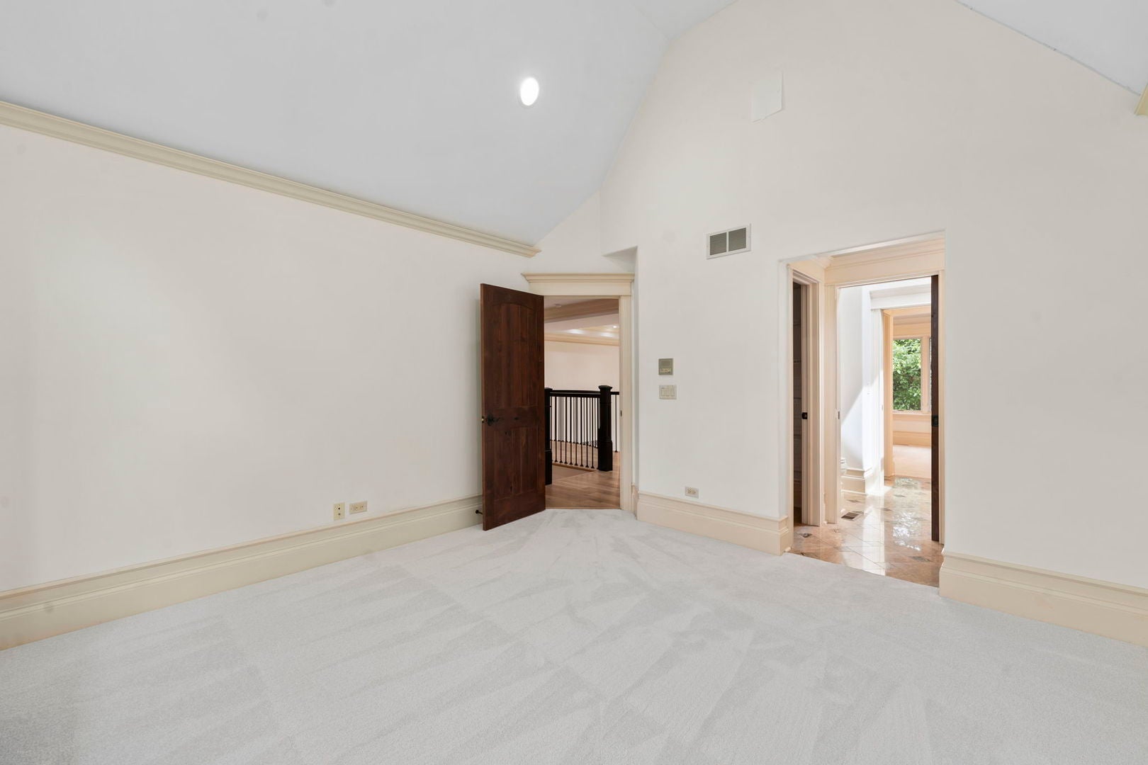 Wheaton, Illinois, 60187, United States, 6 Bedrooms Bedrooms, ,5 BathroomsBathrooms,Residential,Active,1926883