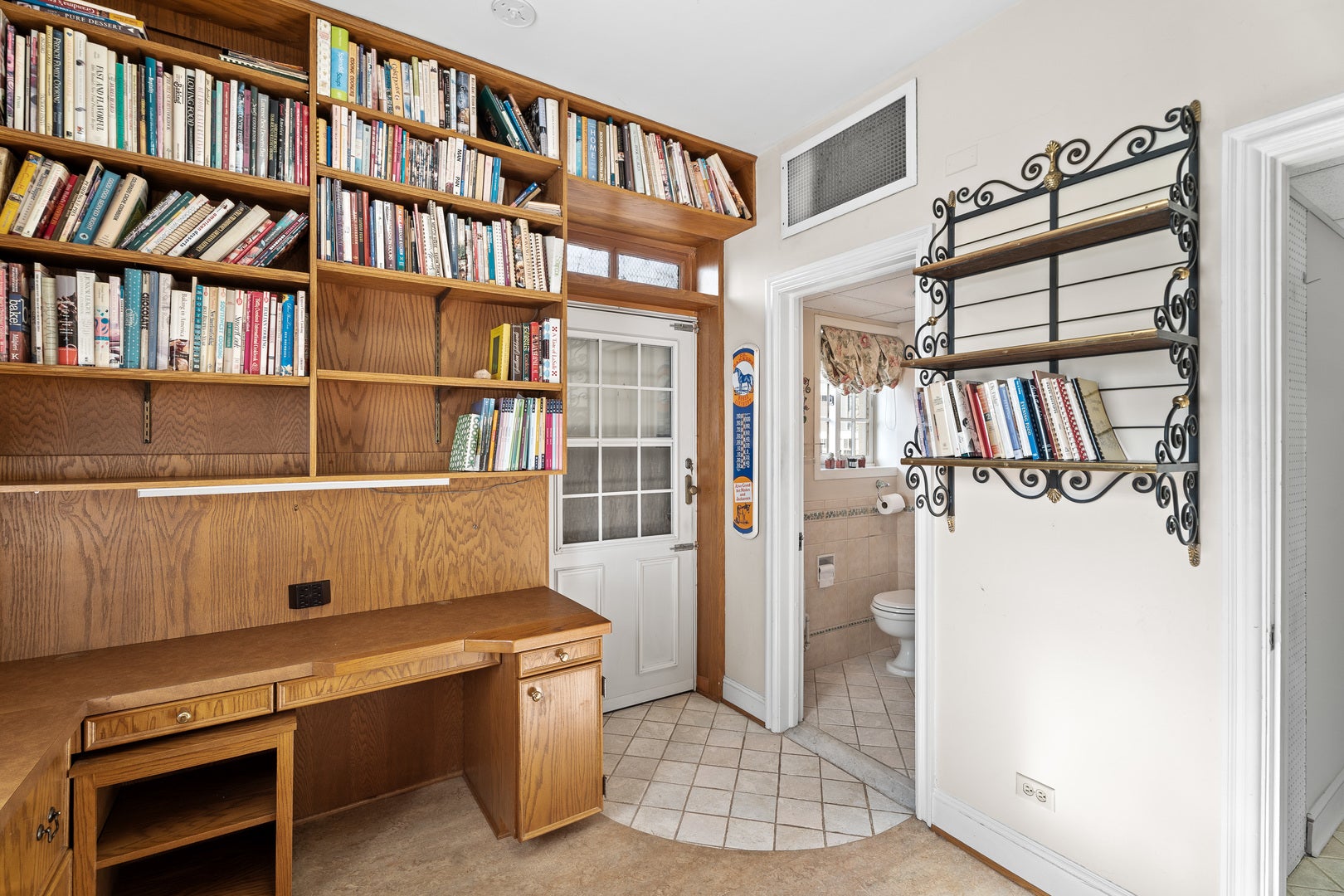 Chicago, Illinois, 60657, United States, 5 Bedrooms Bedrooms, ,4 BathroomsBathrooms,Residential,Active,1990638