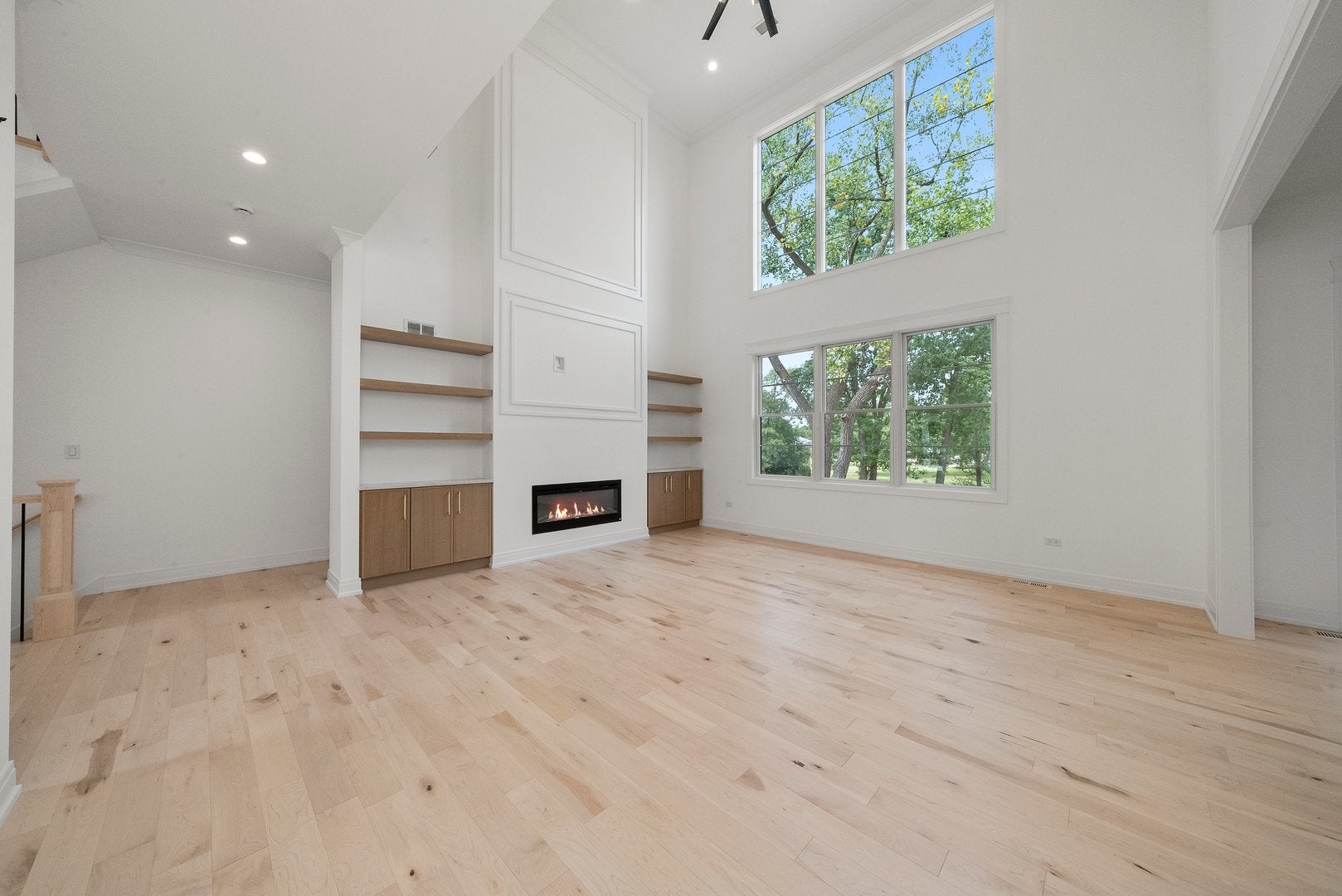 Burr Ridge, Illinois, 60527, United States, 6 Bedrooms Bedrooms, ,6 BathroomsBathrooms,Residential,Active,1929664