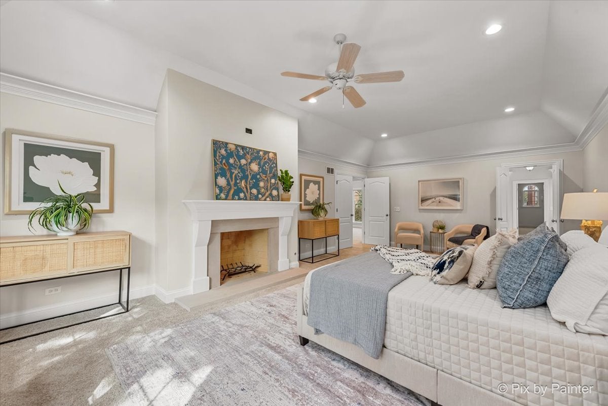 St. Charles, Illinois, 60175, United States, 5 Bedrooms Bedrooms, ,5 BathroomsBathrooms,Residential,Active,1959536