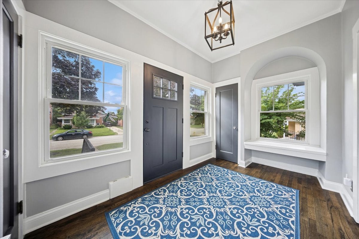 Park Ridge, Illinois, 60068, United States, 5 Bedrooms Bedrooms, ,3 BathroomsBathrooms,Residential,Active,1929446