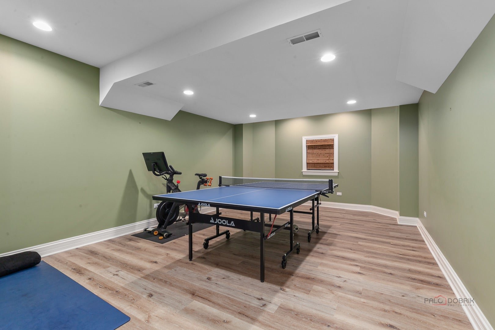 Lake Forest, Illinois, 60045, United States, 5 Bedrooms Bedrooms, ,5 BathroomsBathrooms,Residential,Contingent,2015476