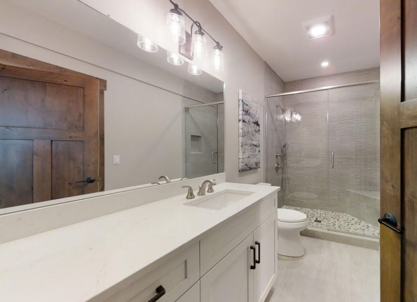 Bristol, Wisconsin, 53104, United States, 4 Bedrooms Bedrooms, ,5 BathroomsBathrooms,Residential,Active,1936628