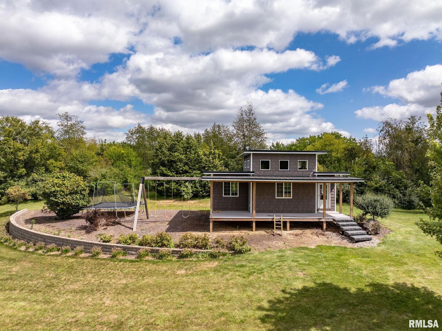 Geneseo, Illinois, 61254, United States, 3 Bedrooms Bedrooms, ,3 BathroomsBathrooms,Residential,Active,2011424