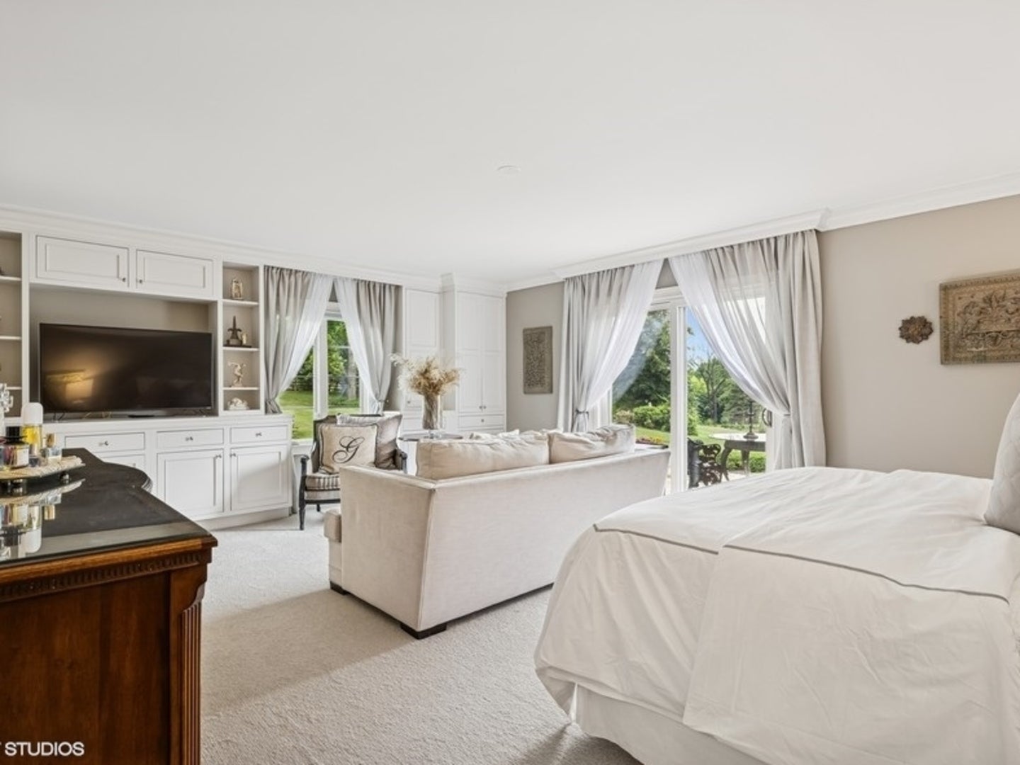 Barrington Hills, Illinois, 60010, United States, 6 Bedrooms Bedrooms, ,4 BathroomsBathrooms,Residential,Active,1987255