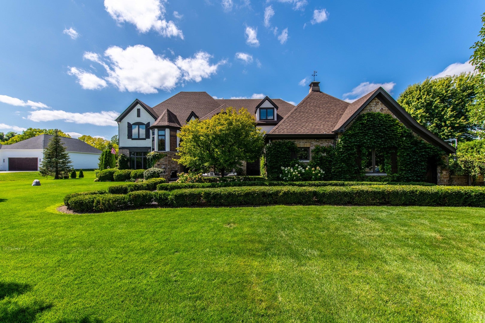 Oswego, Illinois, 60543, United States, 5 Bedrooms Bedrooms, ,7 BathroomsBathrooms,Residential,Active,1936626