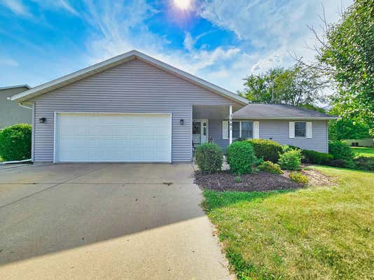 1661 W APACHE TRL, FREEPORT, IL 61032 - Image 1