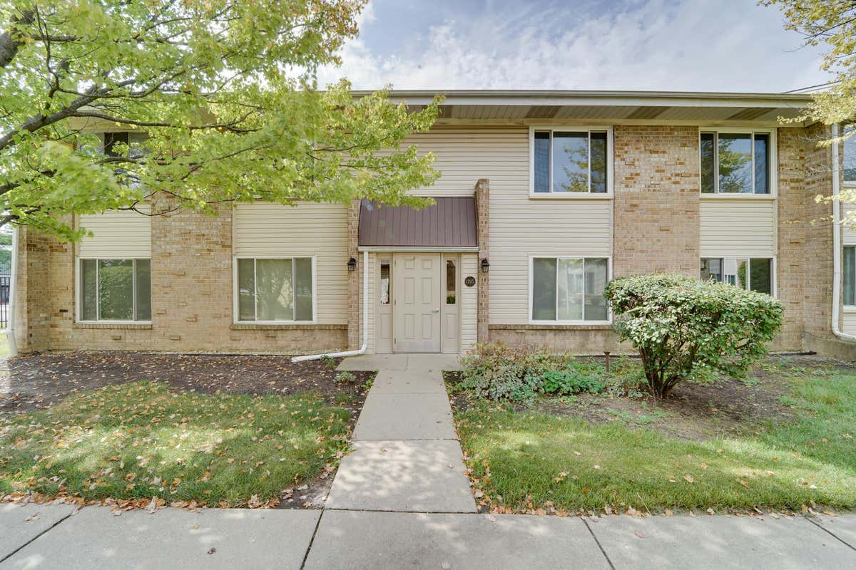 1705 ROBIN WALK APT C, HOFFMAN ESTATES, IL 60169, photo 1 of 12