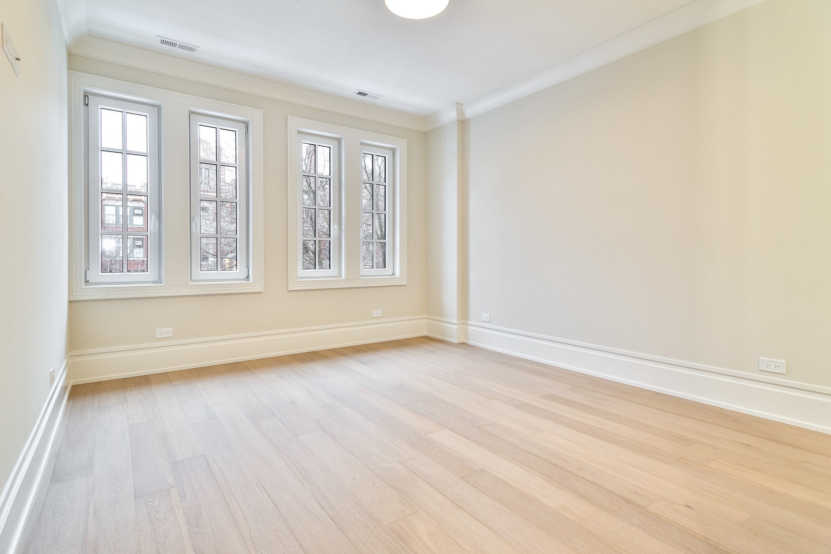 Chicago, Illinois, 60618, United States, 5 Bedrooms Bedrooms, ,5 BathroomsBathrooms,Residential,Active,2007948