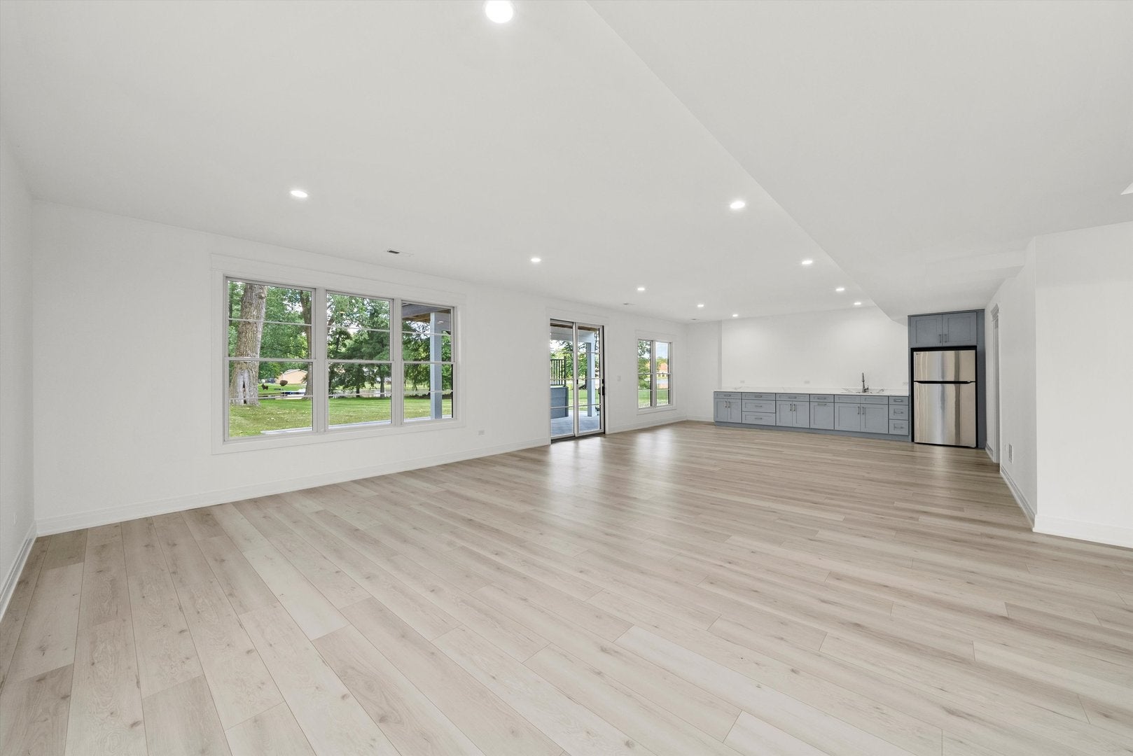 Burr Ridge, Illinois, 60527, United States, 6 Bedrooms Bedrooms, ,6 BathroomsBathrooms,Residential,Active,1929664