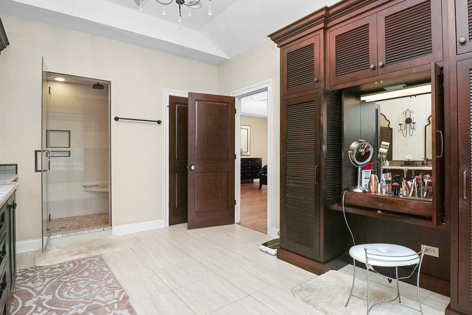 Willow Springs, Illinois, 60480, United States, 5 Bedrooms Bedrooms, ,5 BathroomsBathrooms,Residential,Active,1988455