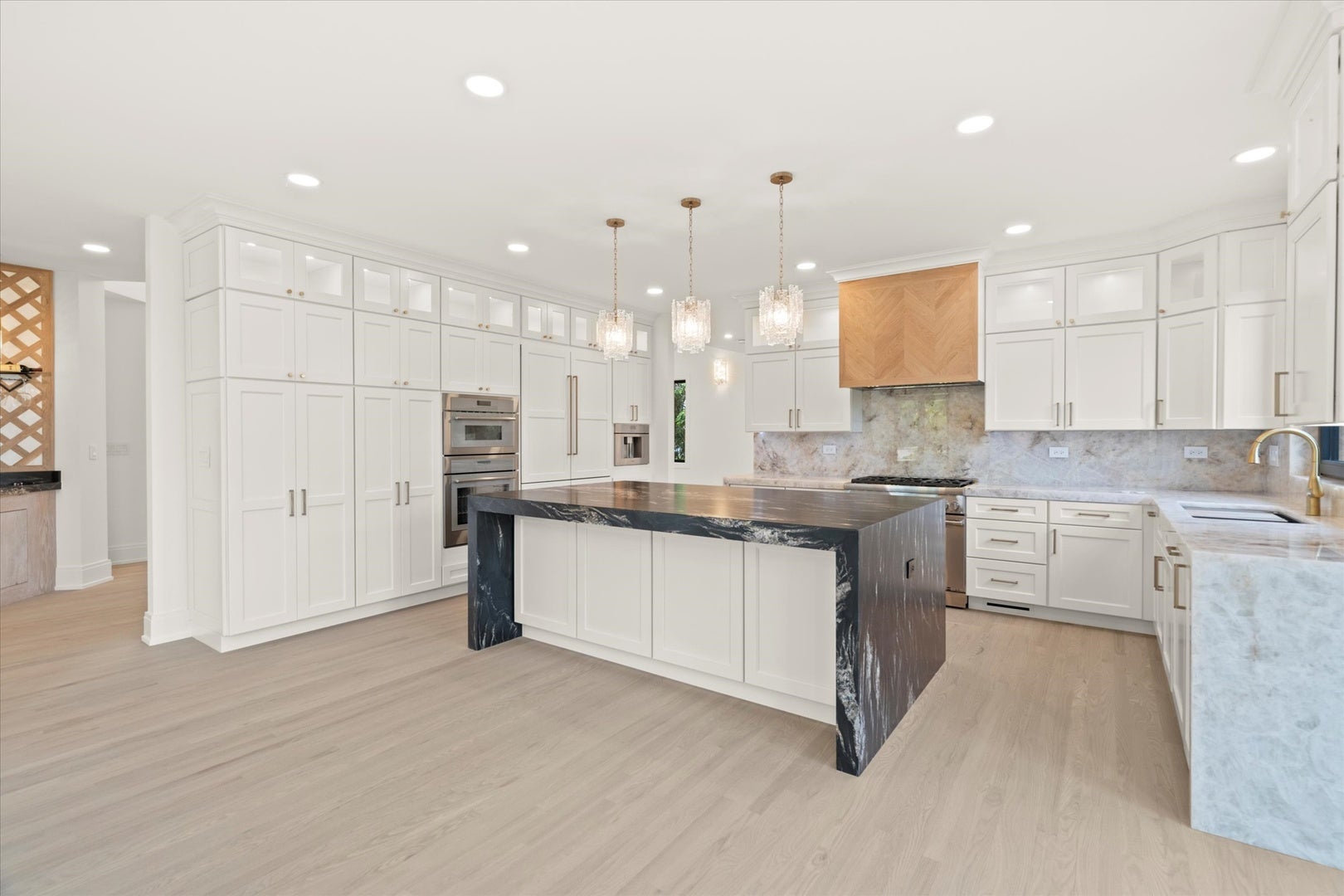 Burr Ridge, Illinois, 60527, United States, 5 Bedrooms Bedrooms, ,6 BathroomsBathrooms,Residential,Active,1927649