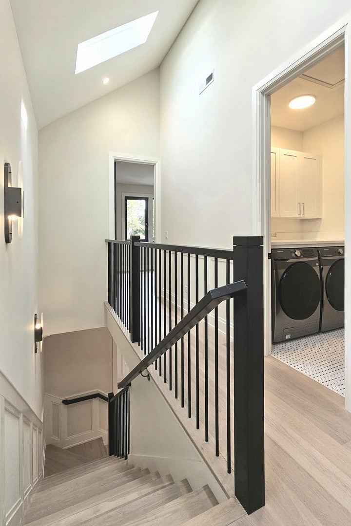 Chicago, Illinois, 60618, United States, 4 Bedrooms Bedrooms, ,5 BathroomsBathrooms,Residential,Active,1929682