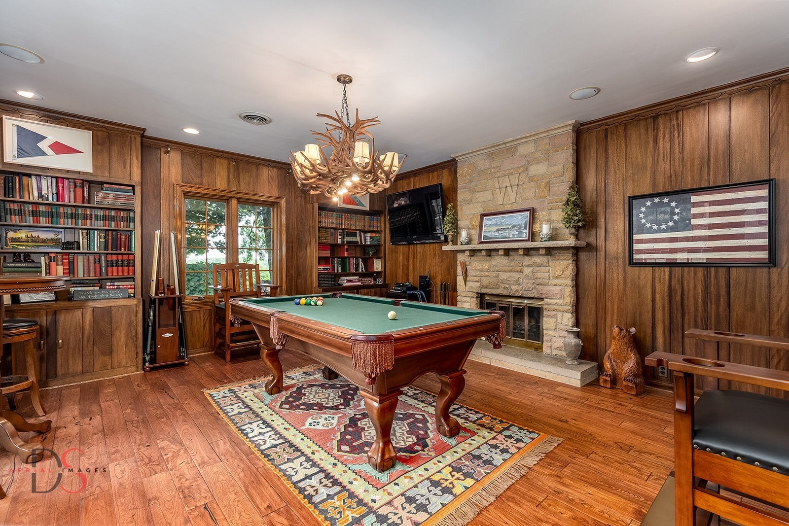 Ottawa, Illinois, 61350, United States, 4 Bedrooms Bedrooms, ,7 BathroomsBathrooms,Residential,Active,1953376