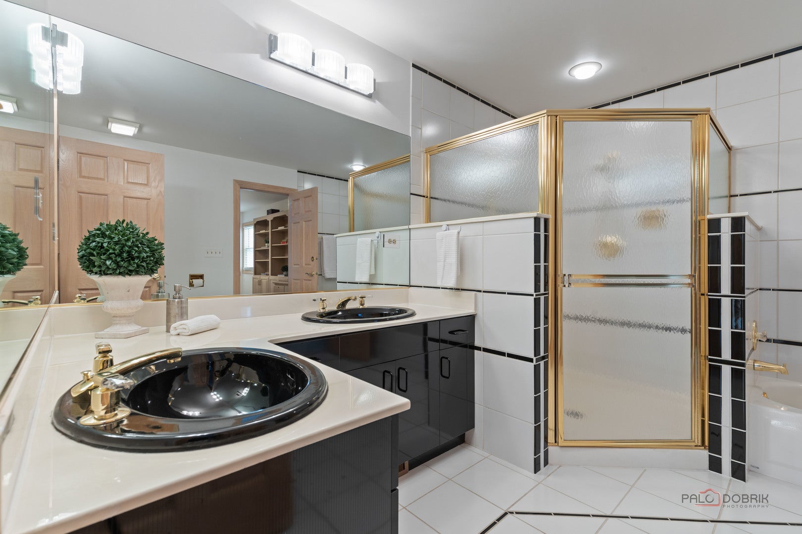 Buffalo Grove, Illinois, 60089, United States, 5 Bedrooms Bedrooms, ,4 BathroomsBathrooms,Residential,Active,2007181