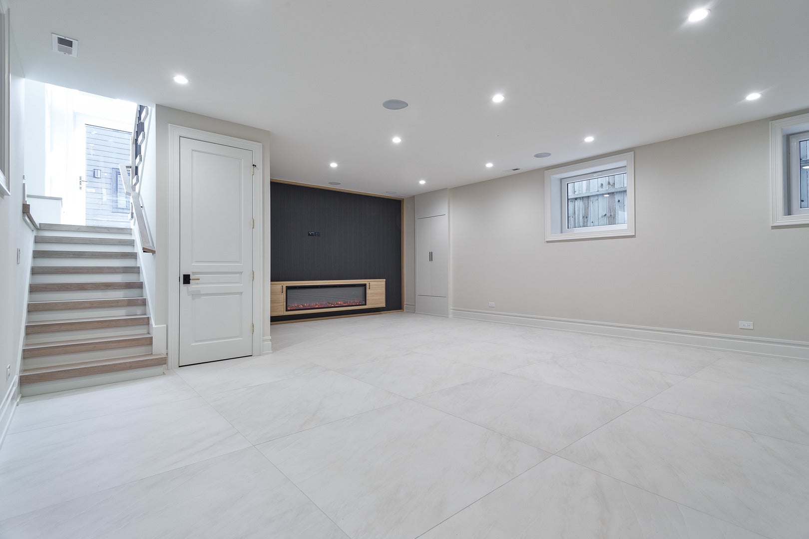 Chicago, Illinois, 60618, United States, 5 Bedrooms Bedrooms, ,5 BathroomsBathrooms,Residential,Active,2007948