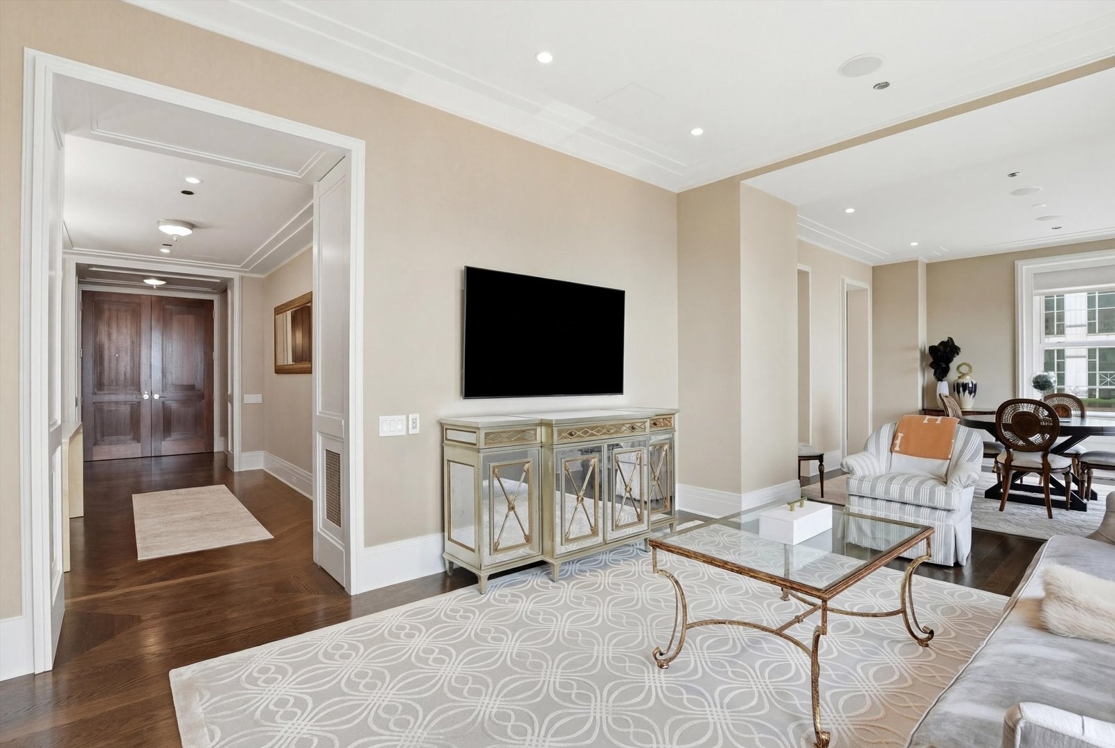 Chicago, Illinois, 60611, United States, 3 Bedrooms Bedrooms, ,4 BathroomsBathrooms,Residential,Active,2009382