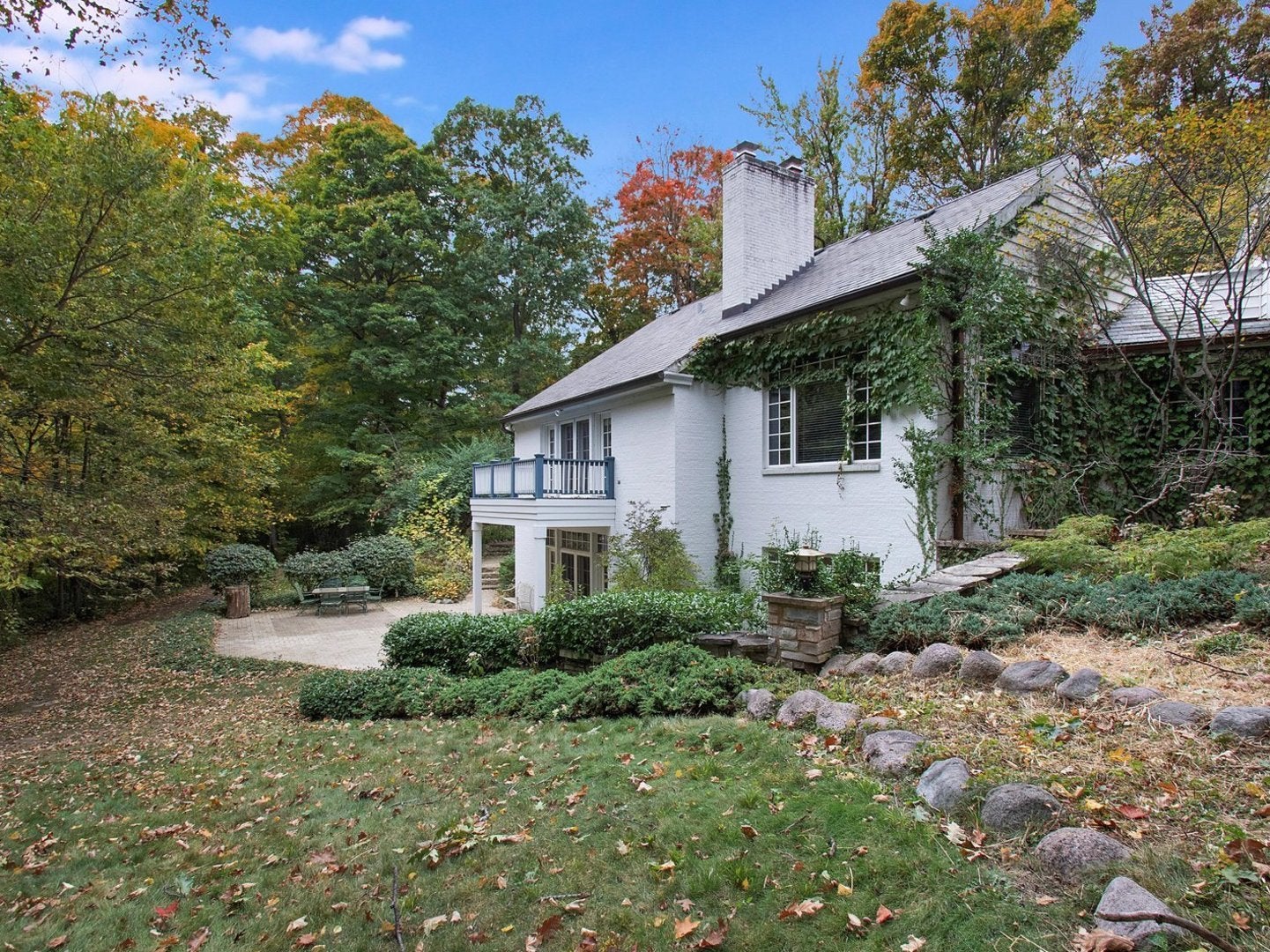 Rockford, Illinois, 61107, United States, 6 Bedrooms Bedrooms, ,7 BathroomsBathrooms,Residential,Active,1922304