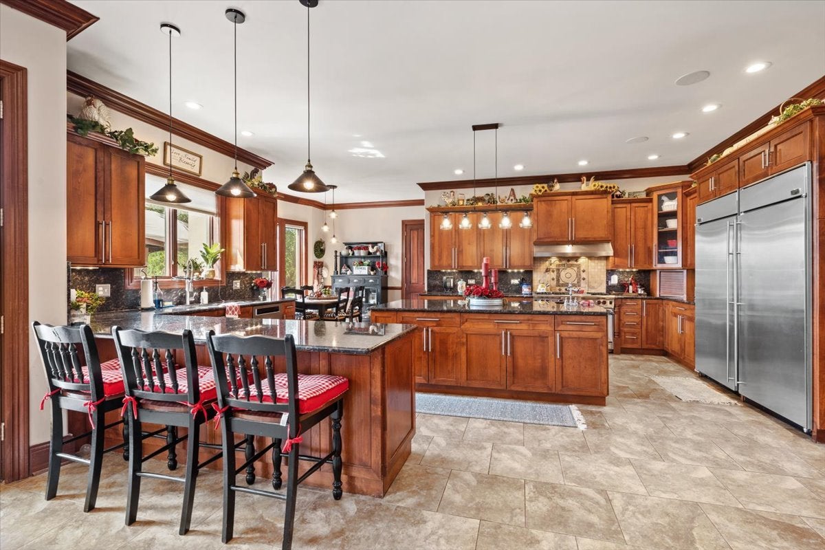 Barrington, Illinois, 60010, United States, 5 Bedrooms Bedrooms, ,7 BathroomsBathrooms,Residential,Active,1914793
