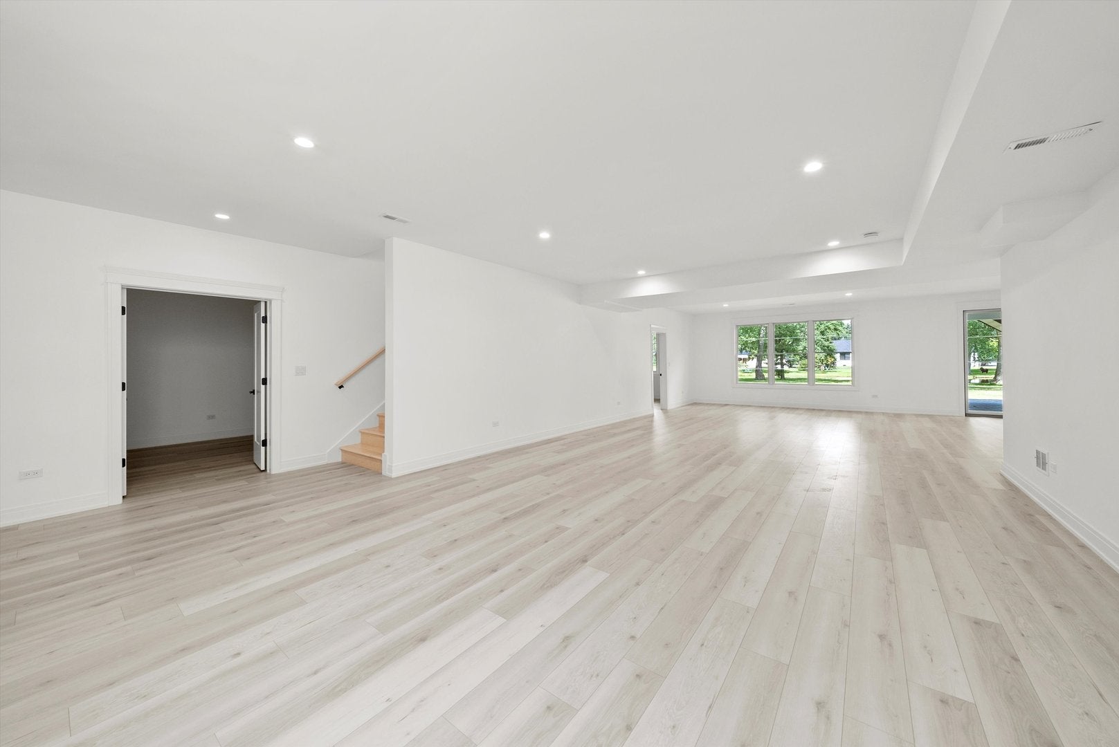 Burr Ridge, Illinois, 60527, United States, 6 Bedrooms Bedrooms, ,6 BathroomsBathrooms,Residential,Active,1929664