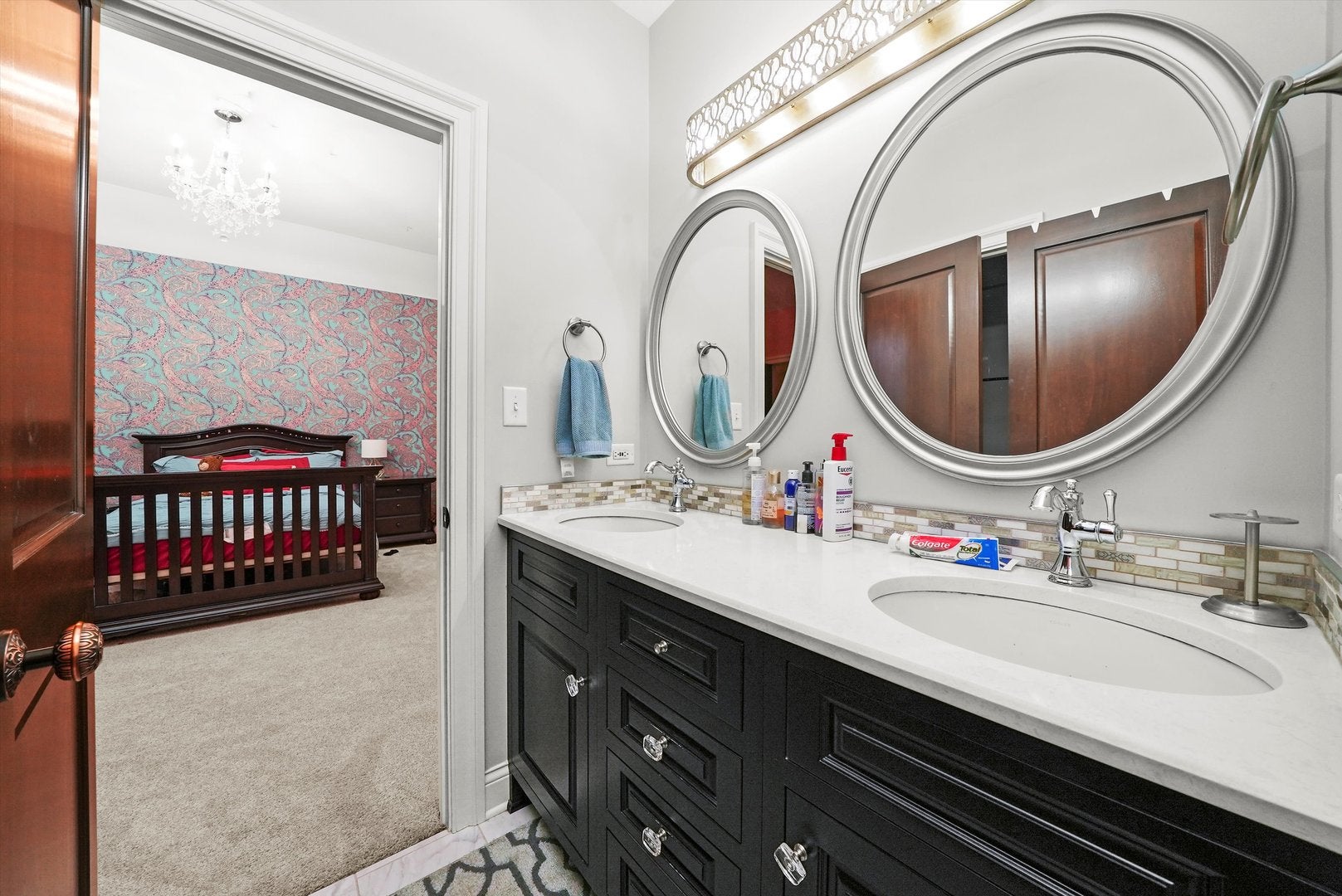 Willow Springs, Illinois, 60480, United States, 5 Bedrooms Bedrooms, ,5 BathroomsBathrooms,Residential,Active,1988455