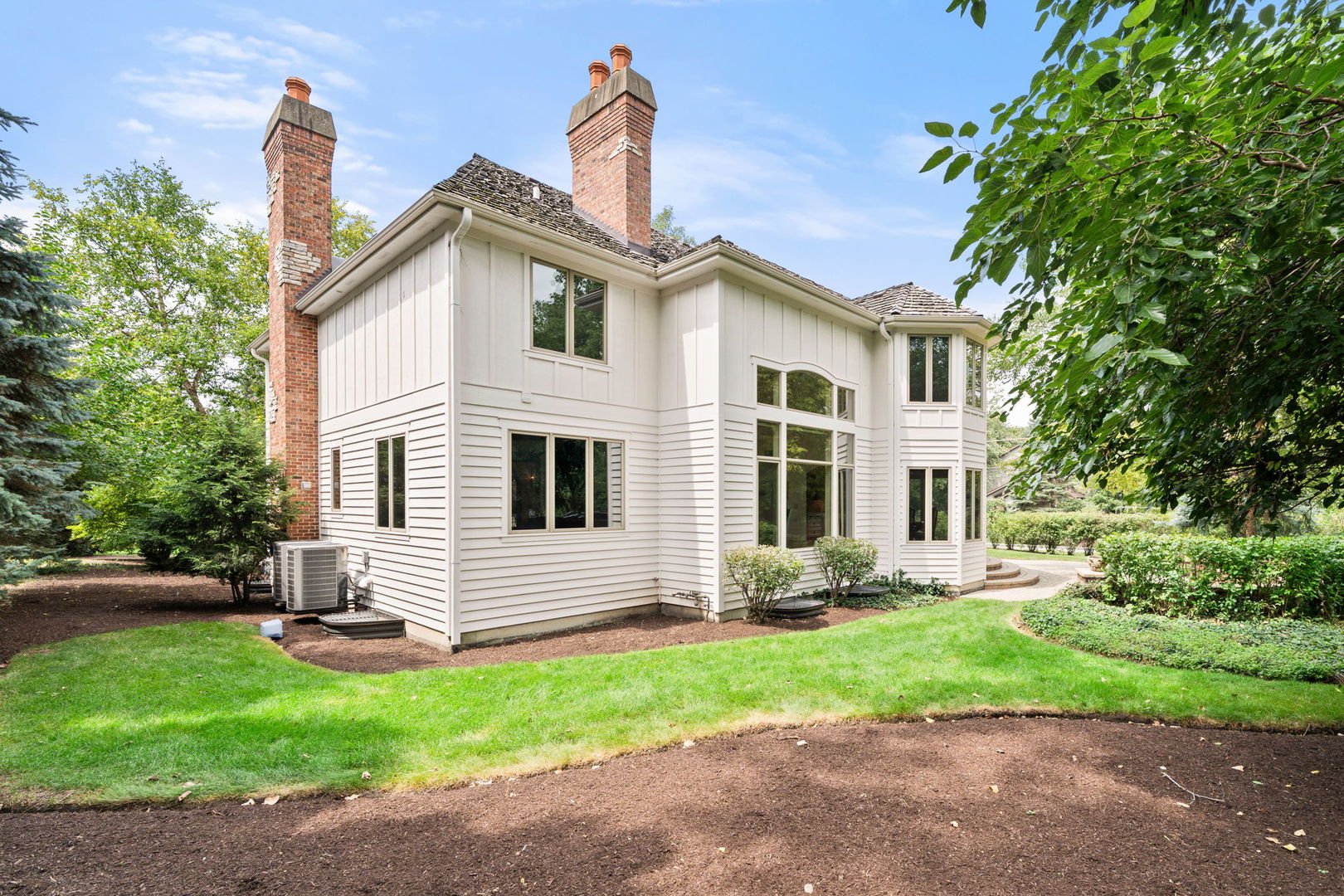 Wheaton, Illinois, 60187, United States, 6 Bedrooms Bedrooms, ,5 BathroomsBathrooms,Residential,Active,1926883