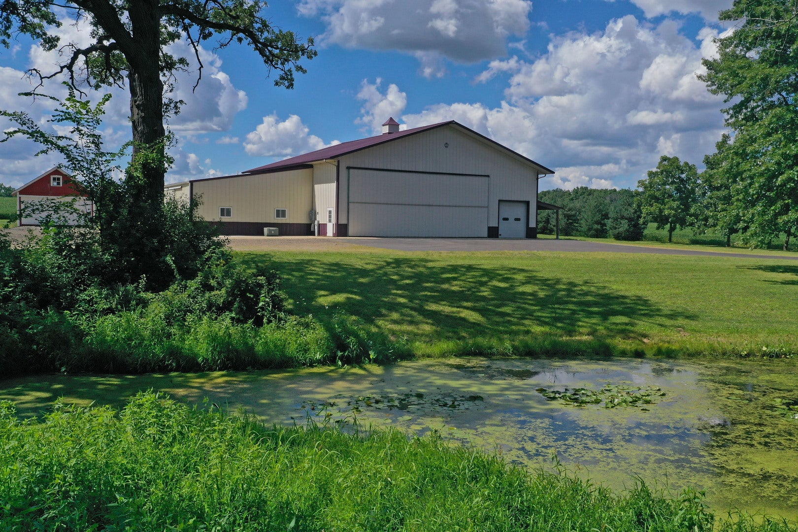 Mundelein, Illinois, 60060, United States, 4 Bedrooms Bedrooms, ,5 BathroomsBathrooms,Residential,Active,1934797