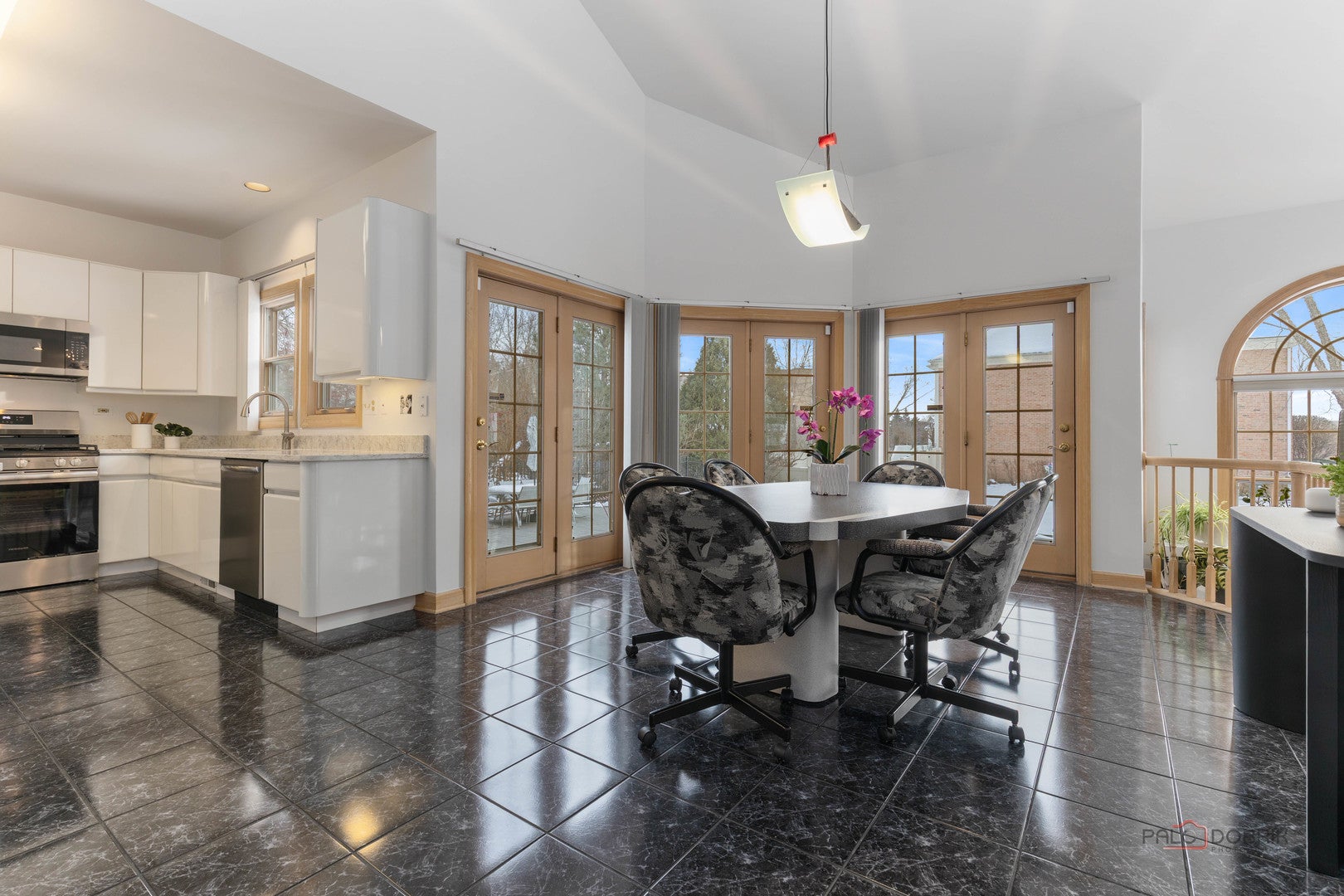 Buffalo Grove, Illinois, 60089, United States, 5 Bedrooms Bedrooms, ,4 BathroomsBathrooms,Residential,Active,2007181