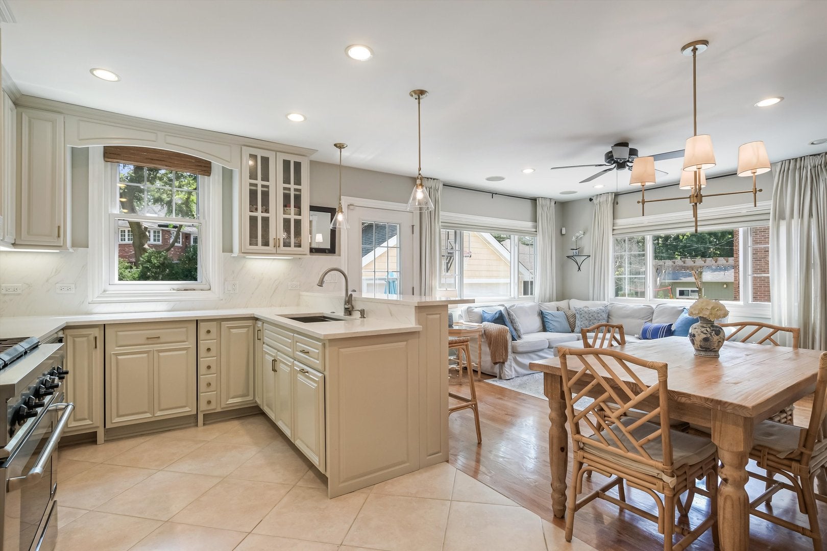 Park Ridge, Illinois, 60068, United States, 5 Bedrooms Bedrooms, ,5 BathroomsBathrooms,Residential,Active,1926710