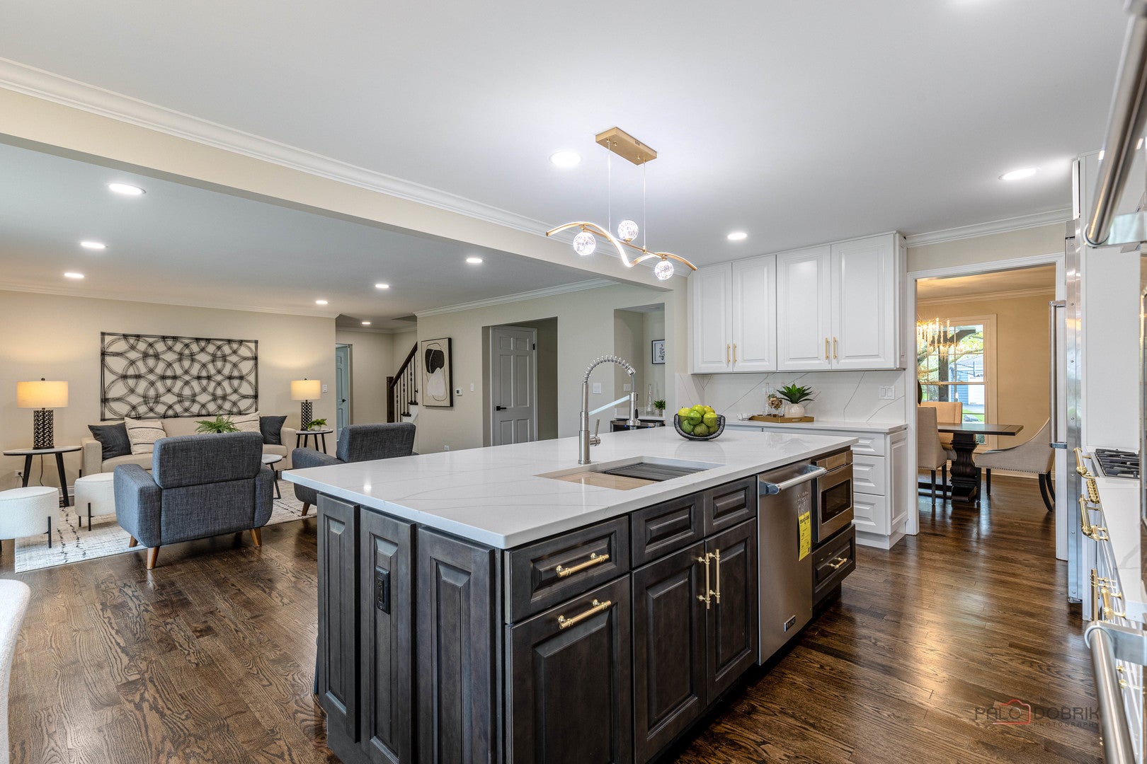 Lincolnshire, Illinois, 60069, United States, 5 Bedrooms Bedrooms, ,4 BathroomsBathrooms,Residential,Active,1933896