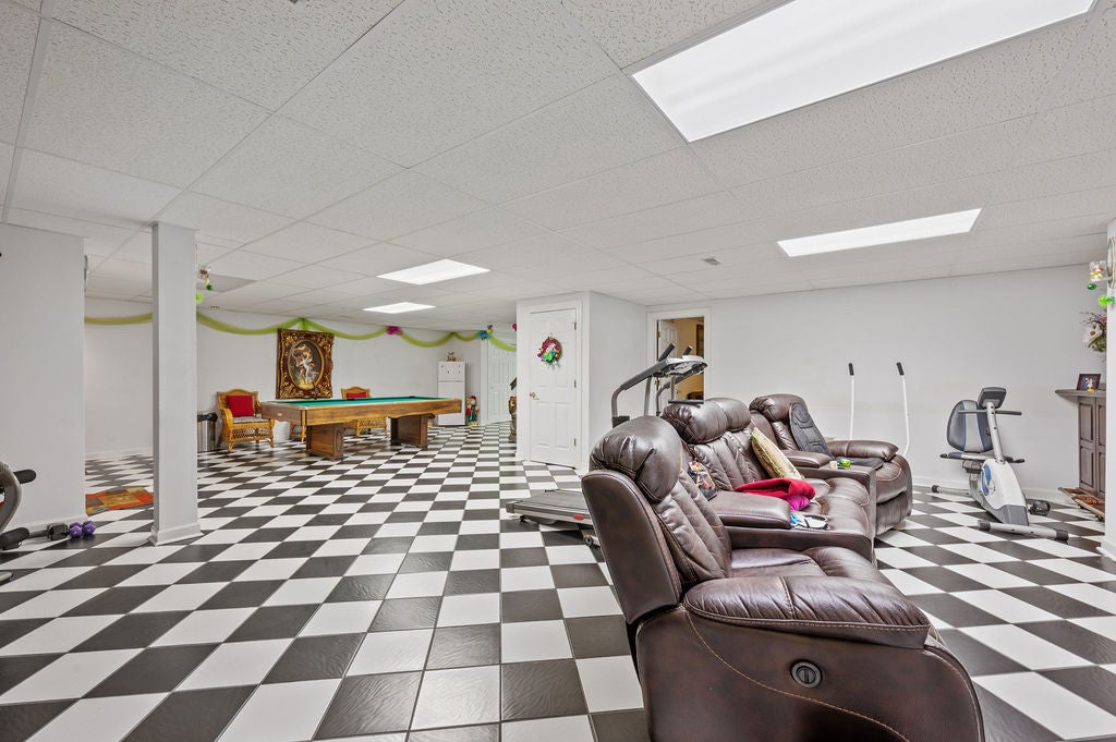 Libertyville, Illinois, 60048, United States, 4 Bedrooms Bedrooms, ,4 BathroomsBathrooms,Residential,Active,2009394