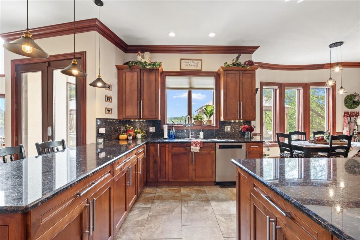 Barrington, Illinois, 60010, United States, 5 Bedrooms Bedrooms, ,7 BathroomsBathrooms,Residential,Active,1914793