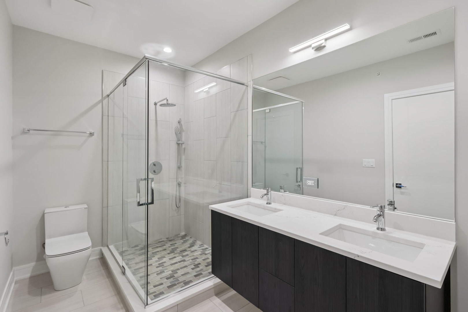 Northbrook, Illinois, 60062, United States, 6 Bedrooms Bedrooms, ,5 BathroomsBathrooms,Residential,Active,2009153