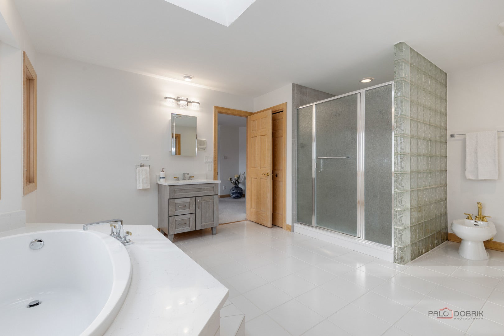 Buffalo Grove, Illinois, 60089, United States, 5 Bedrooms Bedrooms, ,4 BathroomsBathrooms,Residential,Active,2007181