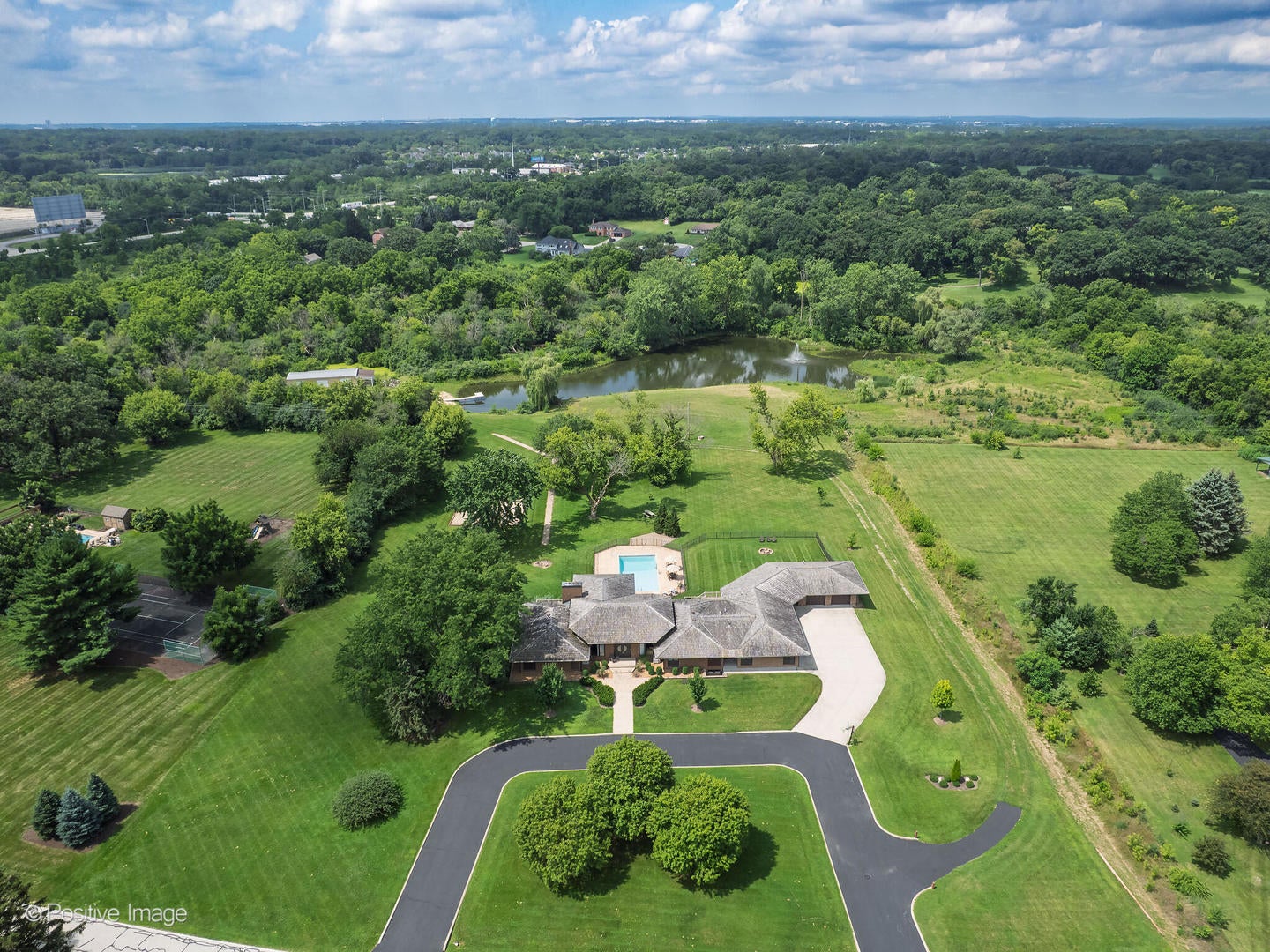 West Chicago, Illinois, 60185, United States, 6 Bedrooms Bedrooms, ,5 BathroomsBathrooms,Residential,Active,1904187