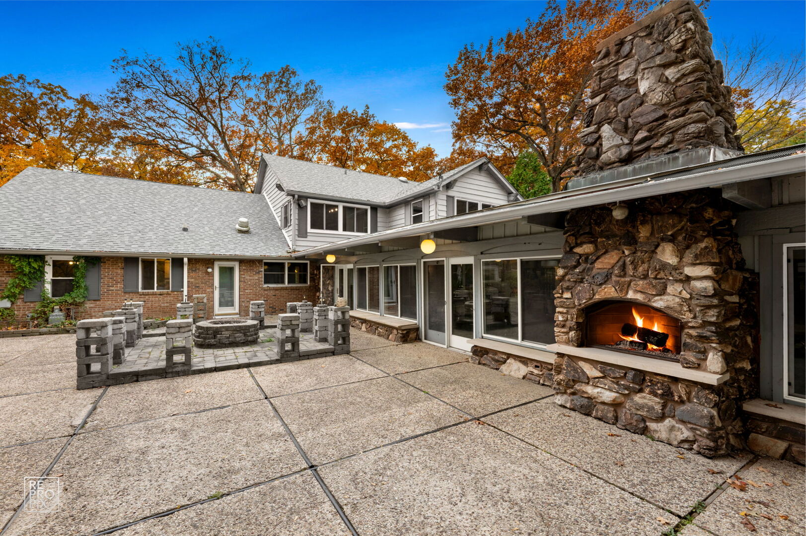 Wadsworth, Illinois, 60083, United States, 5 Bedrooms Bedrooms, ,6 BathroomsBathrooms,Residential,Active,1989775