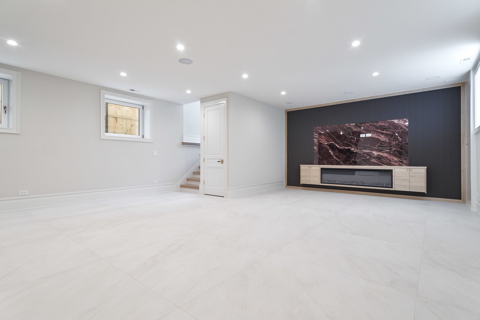 Chicago, Illinois, 60618, United States, 5 Bedrooms Bedrooms, ,5 BathroomsBathrooms,Residential,Active,1988433