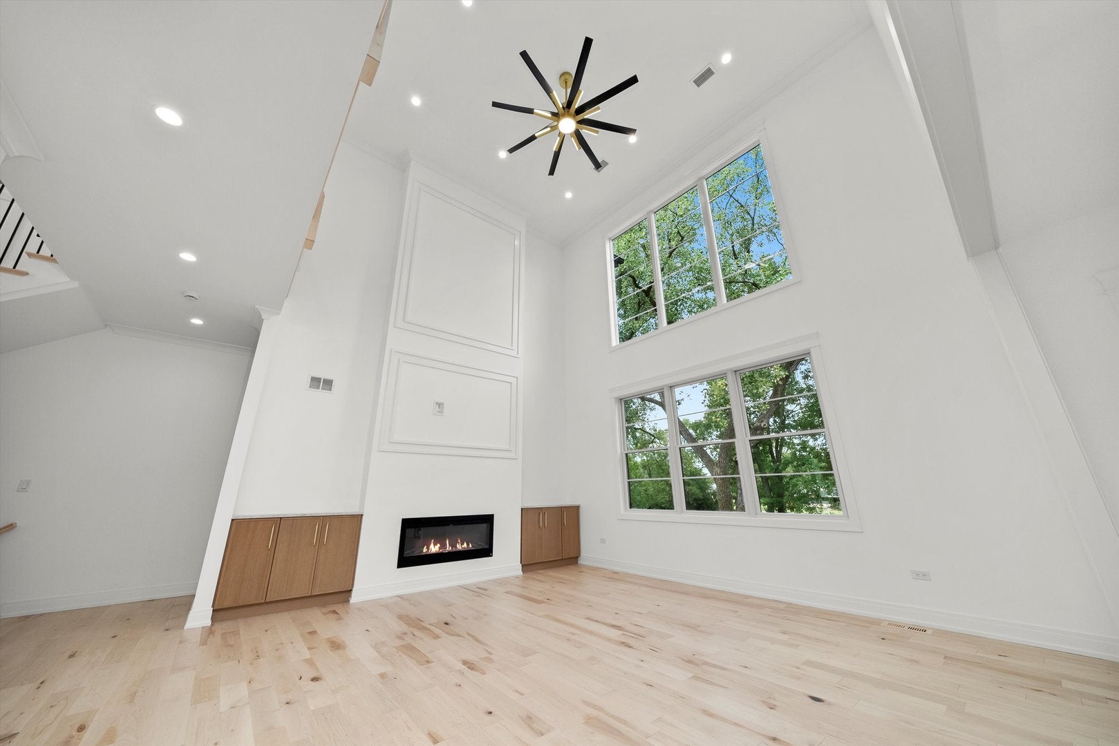 Burr Ridge, Illinois, 60527, United States, 6 Bedrooms Bedrooms, ,6 BathroomsBathrooms,Residential,Active,1929664