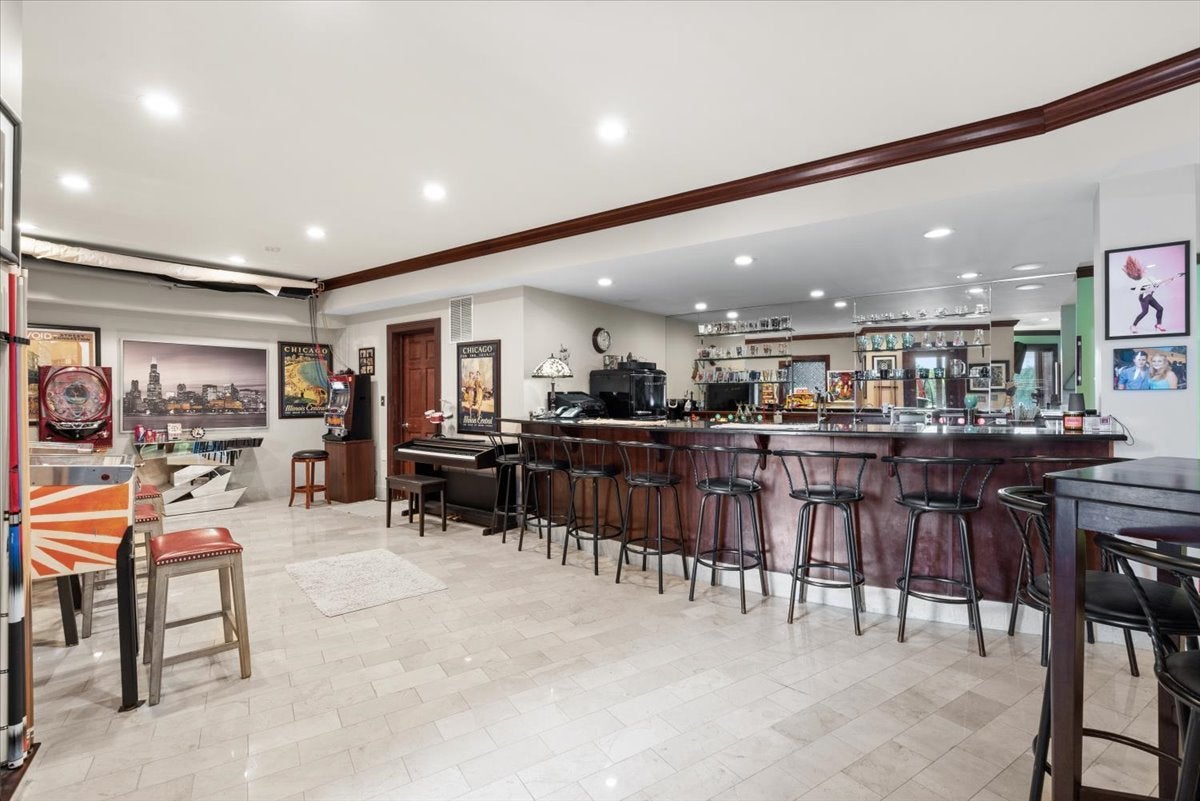 Barrington, Illinois, 60010, United States, 5 Bedrooms Bedrooms, ,7 BathroomsBathrooms,Residential,Active,1914793