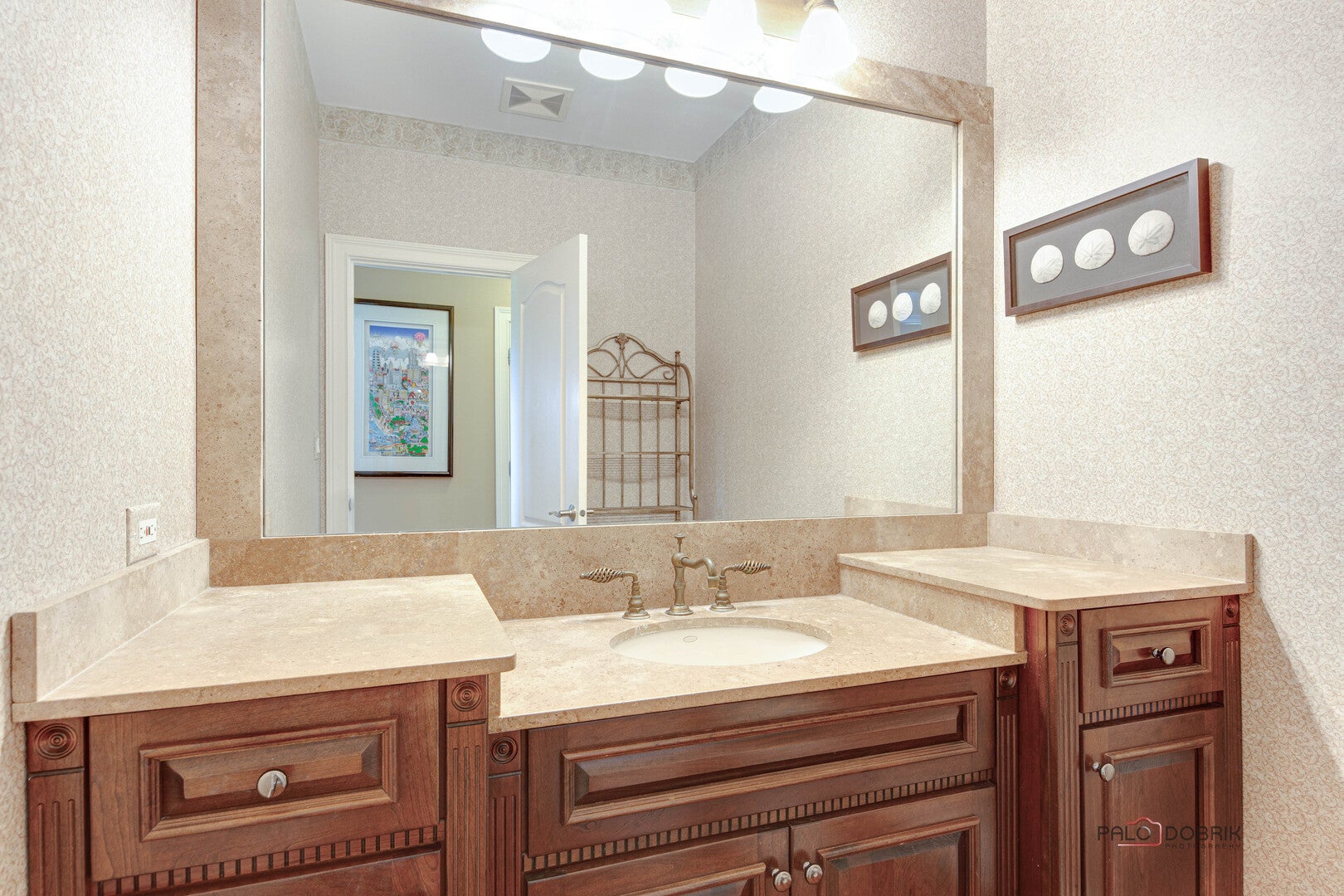 Libertyville, Illinois, 60048, United States, 5 Bedrooms Bedrooms, ,5 BathroomsBathrooms,Residential,Active,1900216