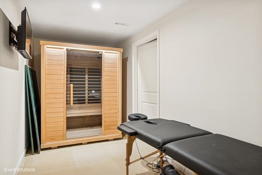 Barrington Hills, Illinois, 60010, United States, 6 Bedrooms Bedrooms, ,5 BathroomsBathrooms,Residential,Active,1987275