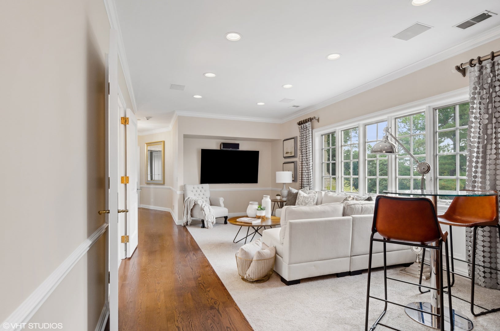 Wheaton, Illinois, 60189, United States, 5 Bedrooms Bedrooms, ,7 BathroomsBathrooms,Residential,Active,1764117