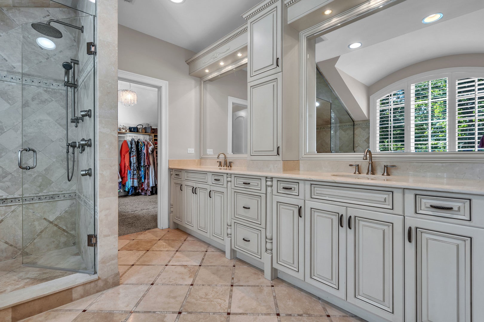 Lake Forest, Illinois, 60045, United States, 5 Bedrooms Bedrooms, ,7 BathroomsBathrooms,Residential,Active,1941347