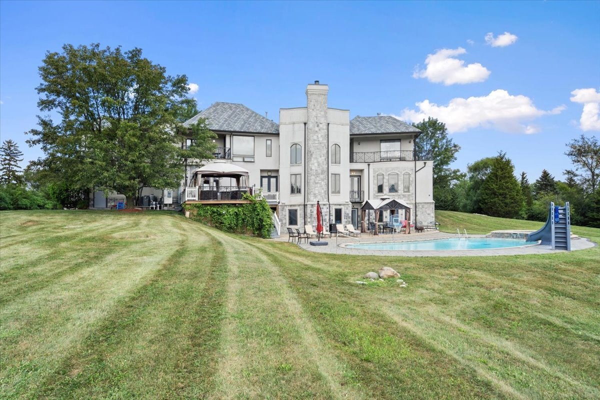 Barrington, Illinois, 60010, United States, 5 Bedrooms Bedrooms, ,7 BathroomsBathrooms,Residential,Active,1914793