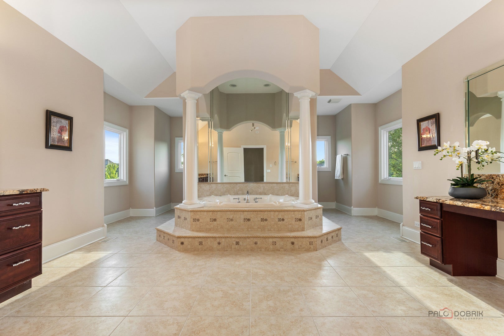 Hawthorn Woods, Illinois, 60047, United States, 6 Bedrooms Bedrooms, ,7 BathroomsBathrooms,Residential,Active,1989792