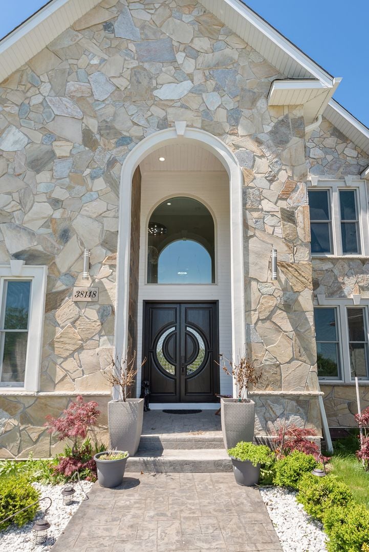 Wadsworth, Illinois, 60083, United States, 6 Bedrooms Bedrooms, ,6 BathroomsBathrooms,Residential,Active,1985555