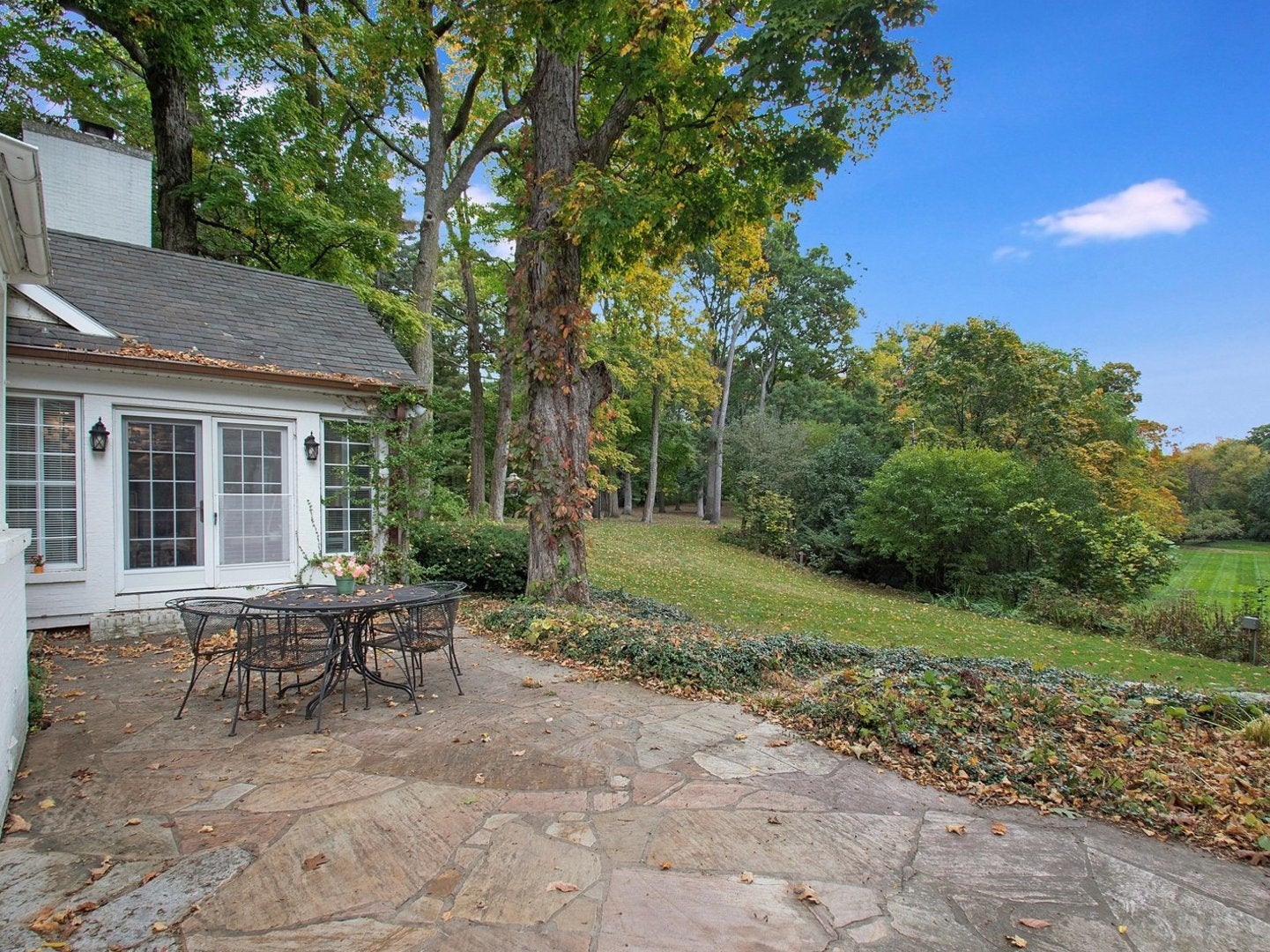 Rockford, Illinois, 61107, United States, 6 Bedrooms Bedrooms, ,7 BathroomsBathrooms,Residential,Active,1988460