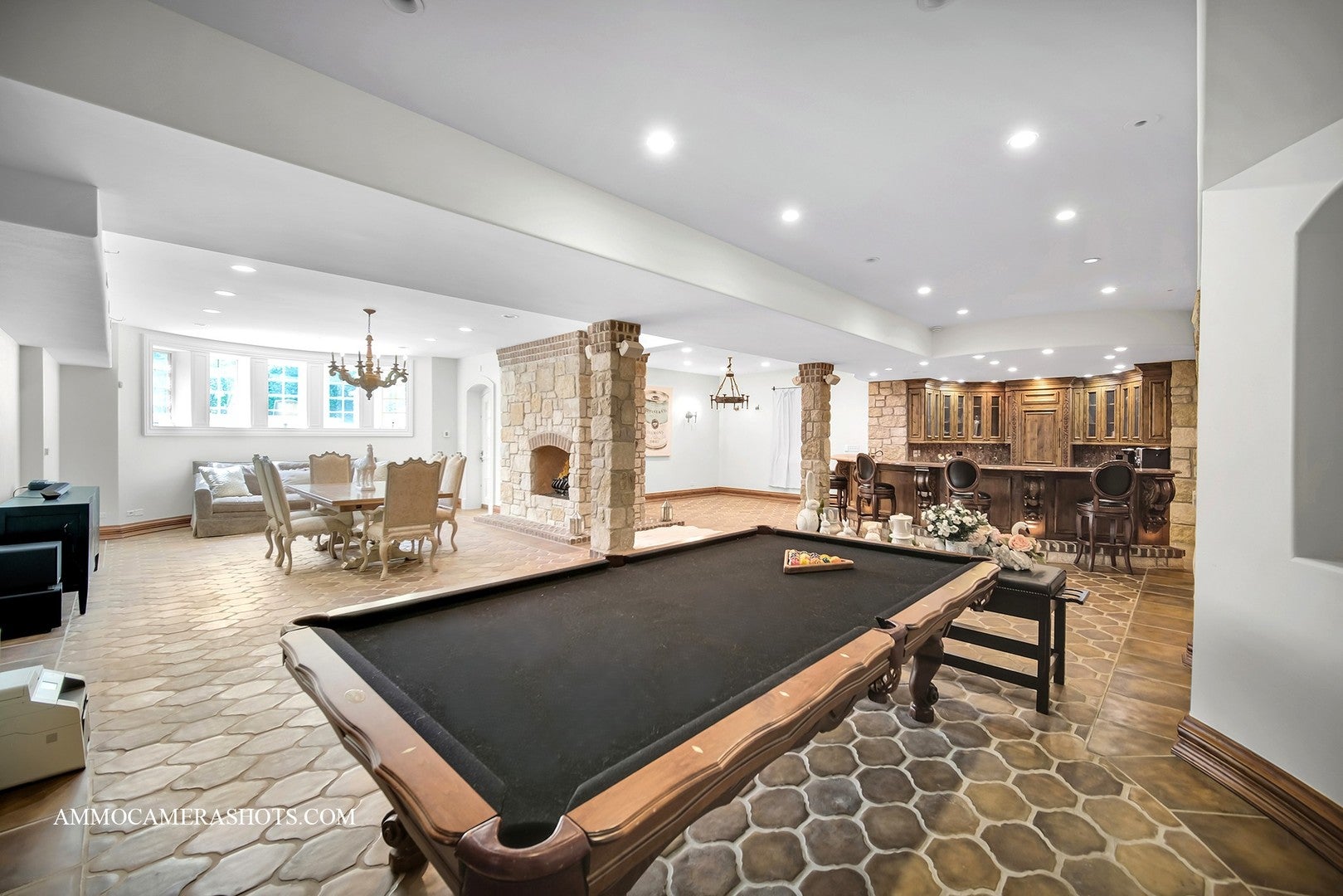 South Barrington, Illinois, 60010, United States, 5 Bedrooms Bedrooms, ,7 BathroomsBathrooms,Residential,Active,1960172